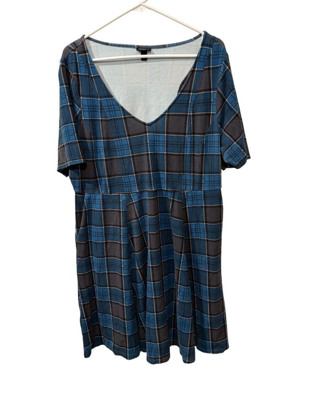 Torrid Blue & Black Plaid Short Sleeve Dress Size 2 V-Neckline Flowy A-Line Fit